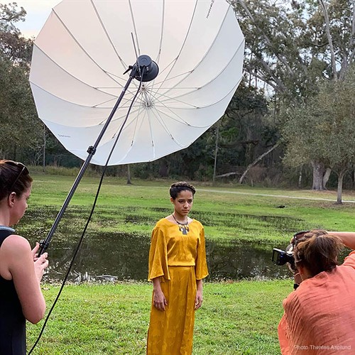 The umbrella provides nice light and is easy to handle.